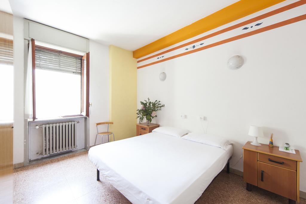 Hostal Ostellolinda *